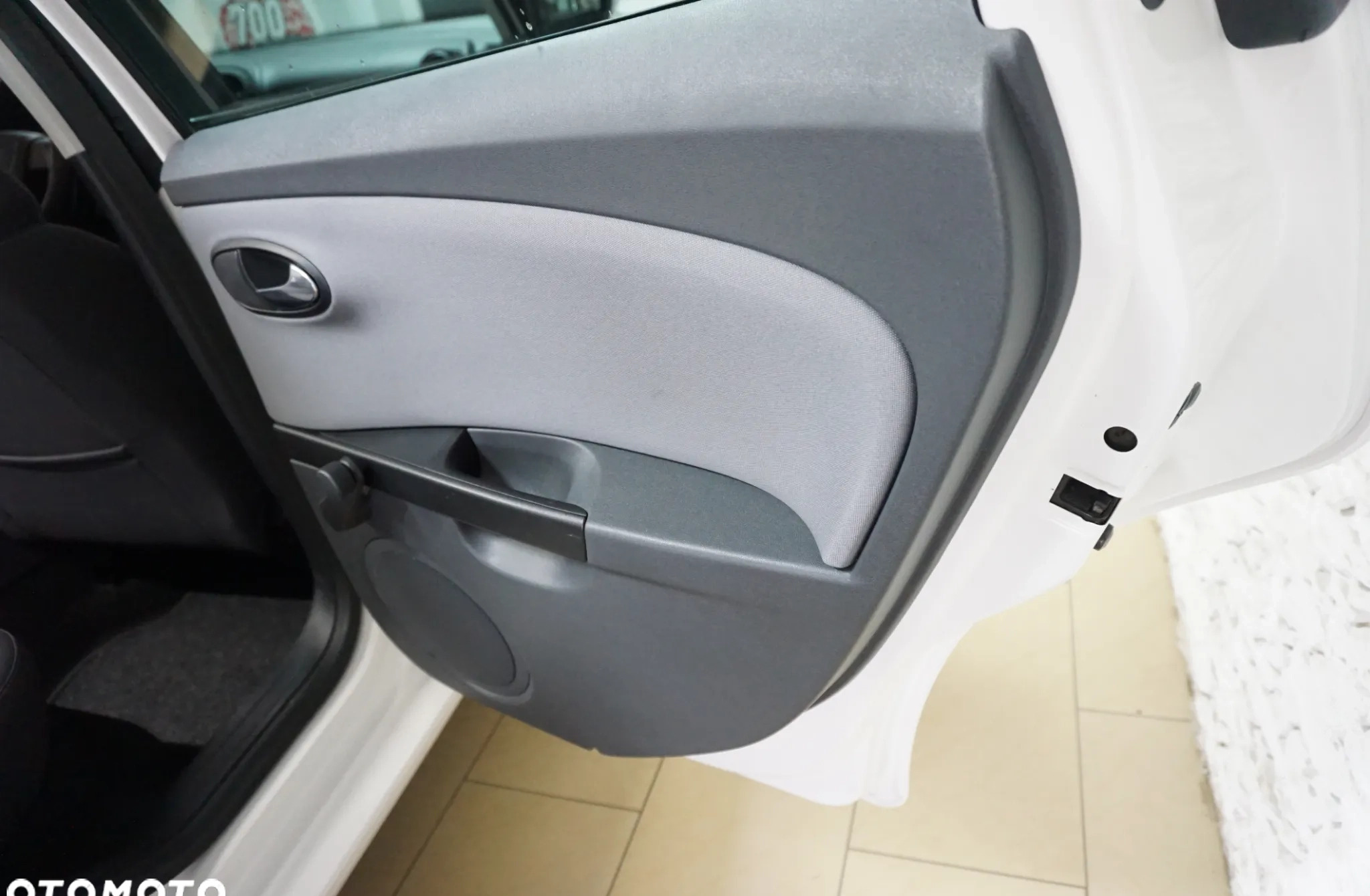 Seat Leon cena 23900 przebieg: 101800, rok produkcji 2010 z Piaseczno małe 704